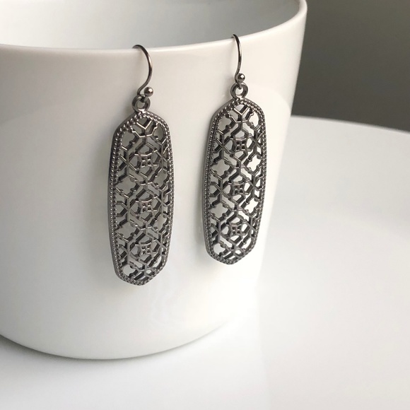 NEW Oval Filigree Earrings (black) - Picture 2 of 8
